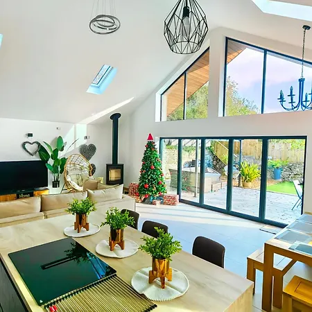 Cornwall Palma Villa: Luxurious Eden Project Retreat With Garden Views Holiday home *